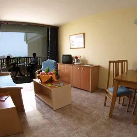 Coral Ocean View - Adults Only ホテル 4*
